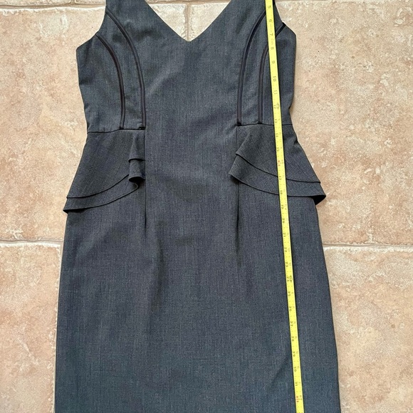New York and Company NY&C Sleeveless V-neck Grey Lined Back Zipper Dress Size 6 - Picture 11 of 16
